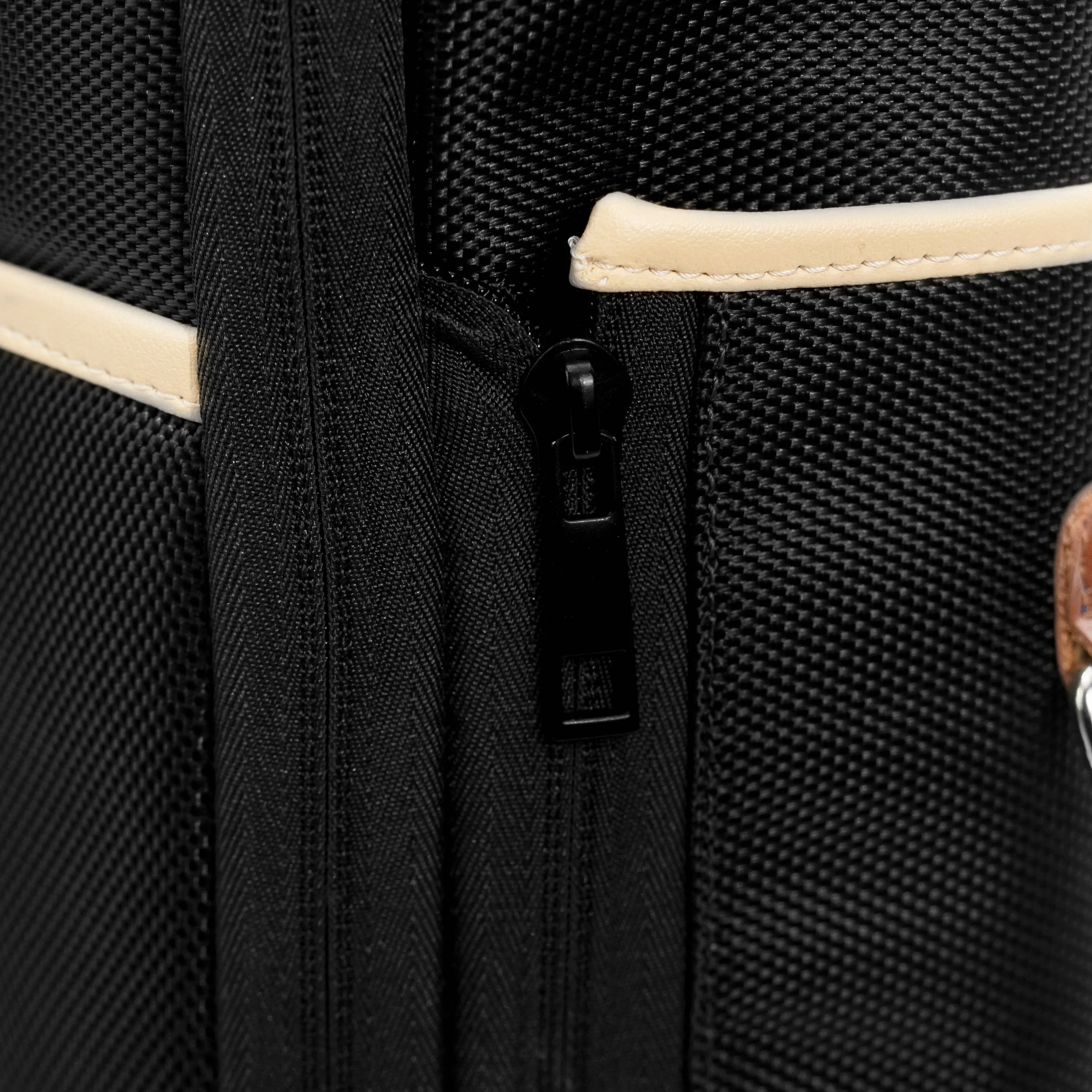 ATOM NEW YORK ULTIMATE BACKPACK - Black and Beige