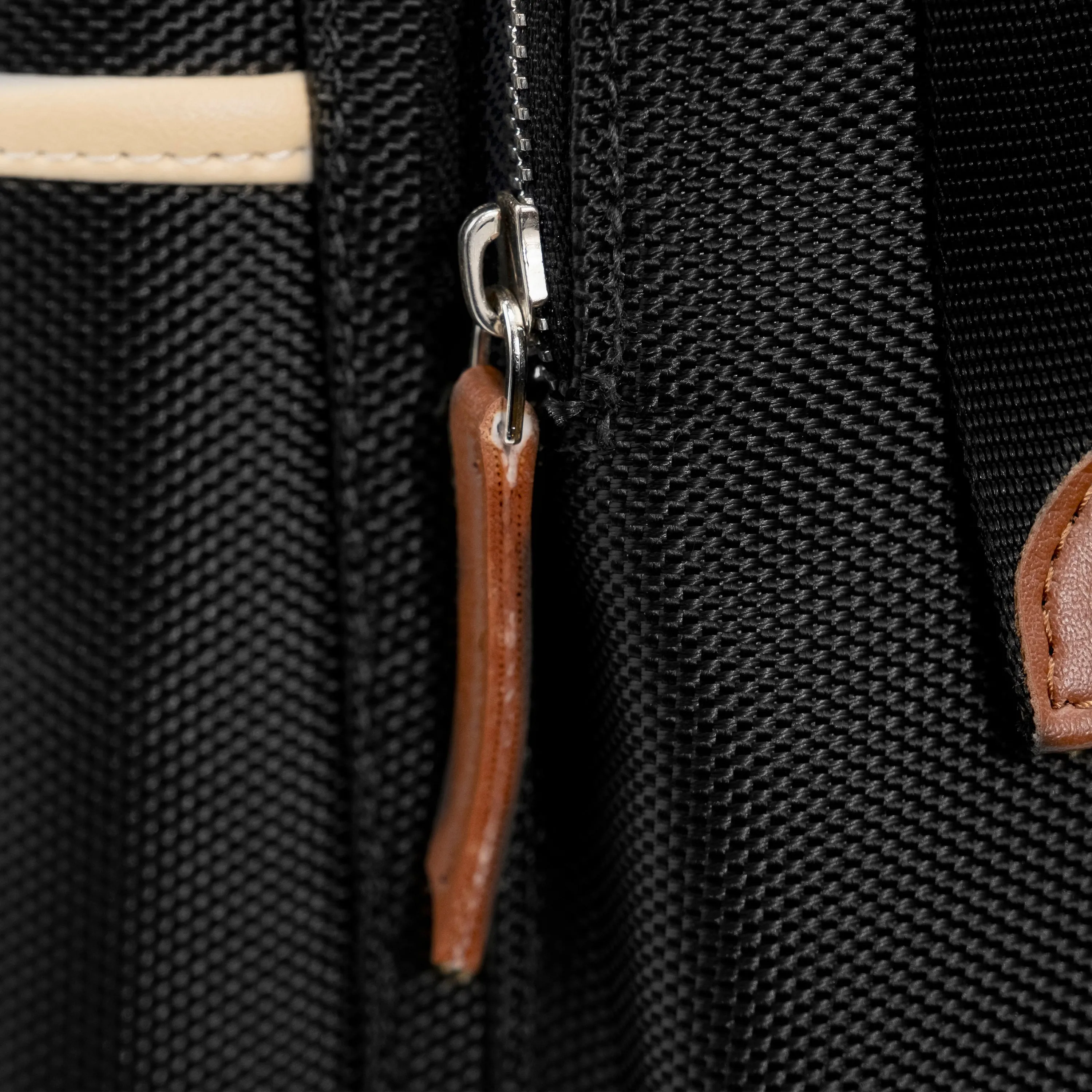ATOM NEW YORK ULTIMATE BACKPACK - Black and Beige