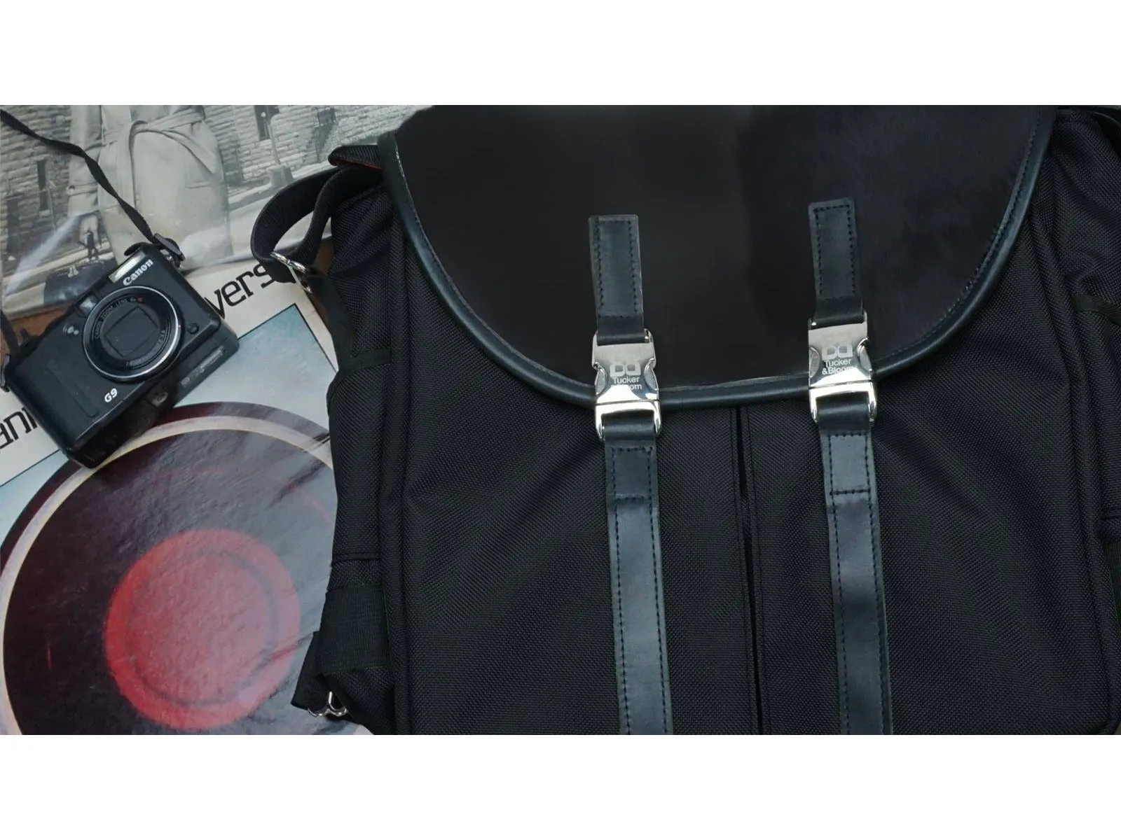 DELUXE NORTH TO SOUTH MESSENGER