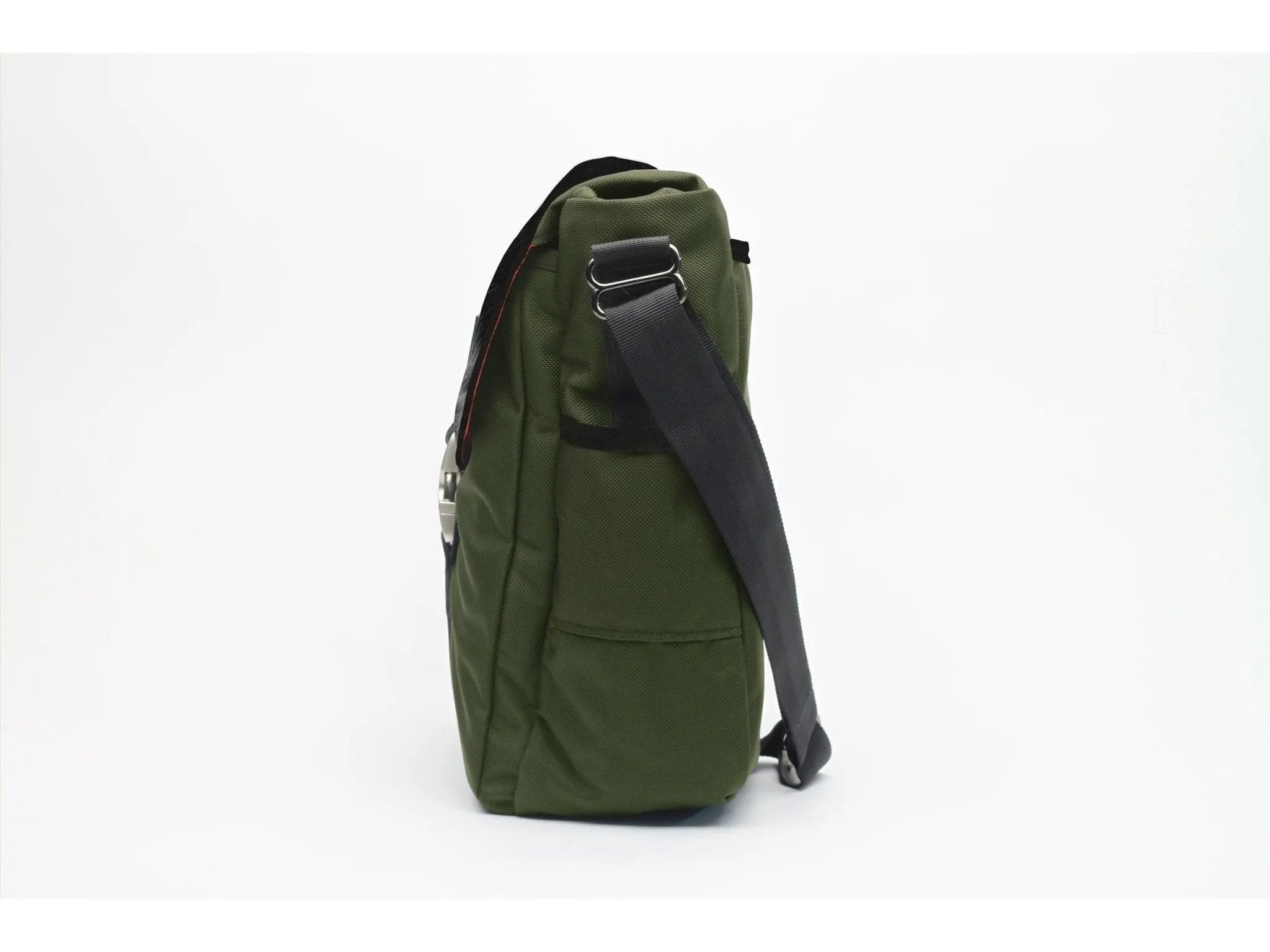 DELUXE NORTH TO SOUTH MESSENGER