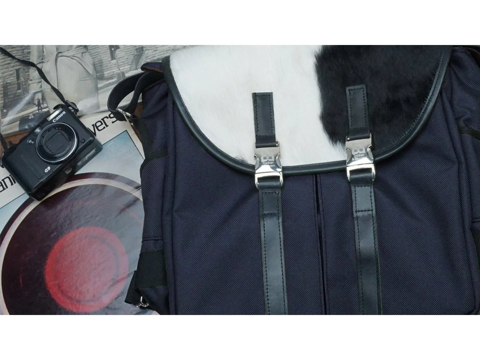 DELUXE NORTH TO SOUTH MESSENGER