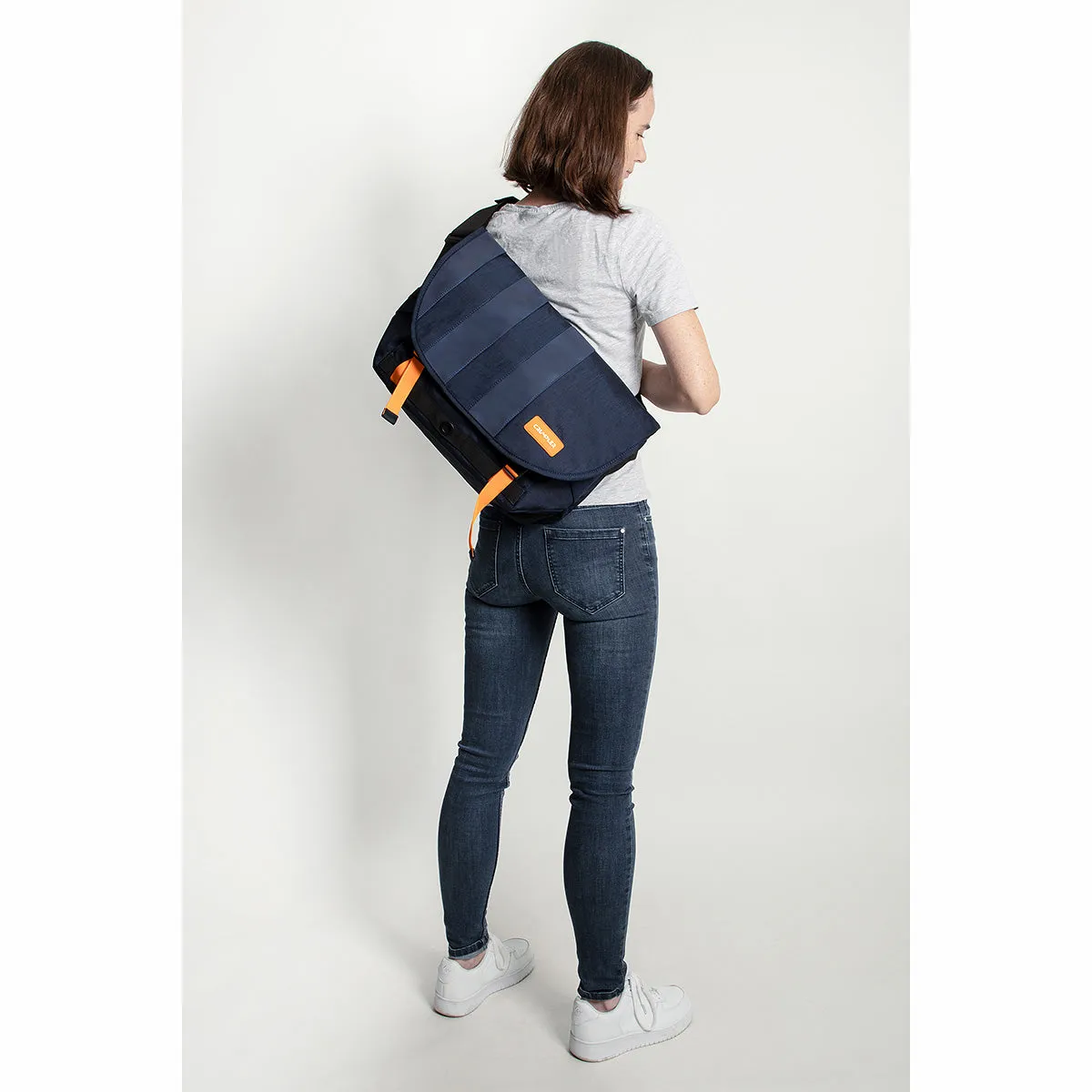 Dinky Di Messenger 16''