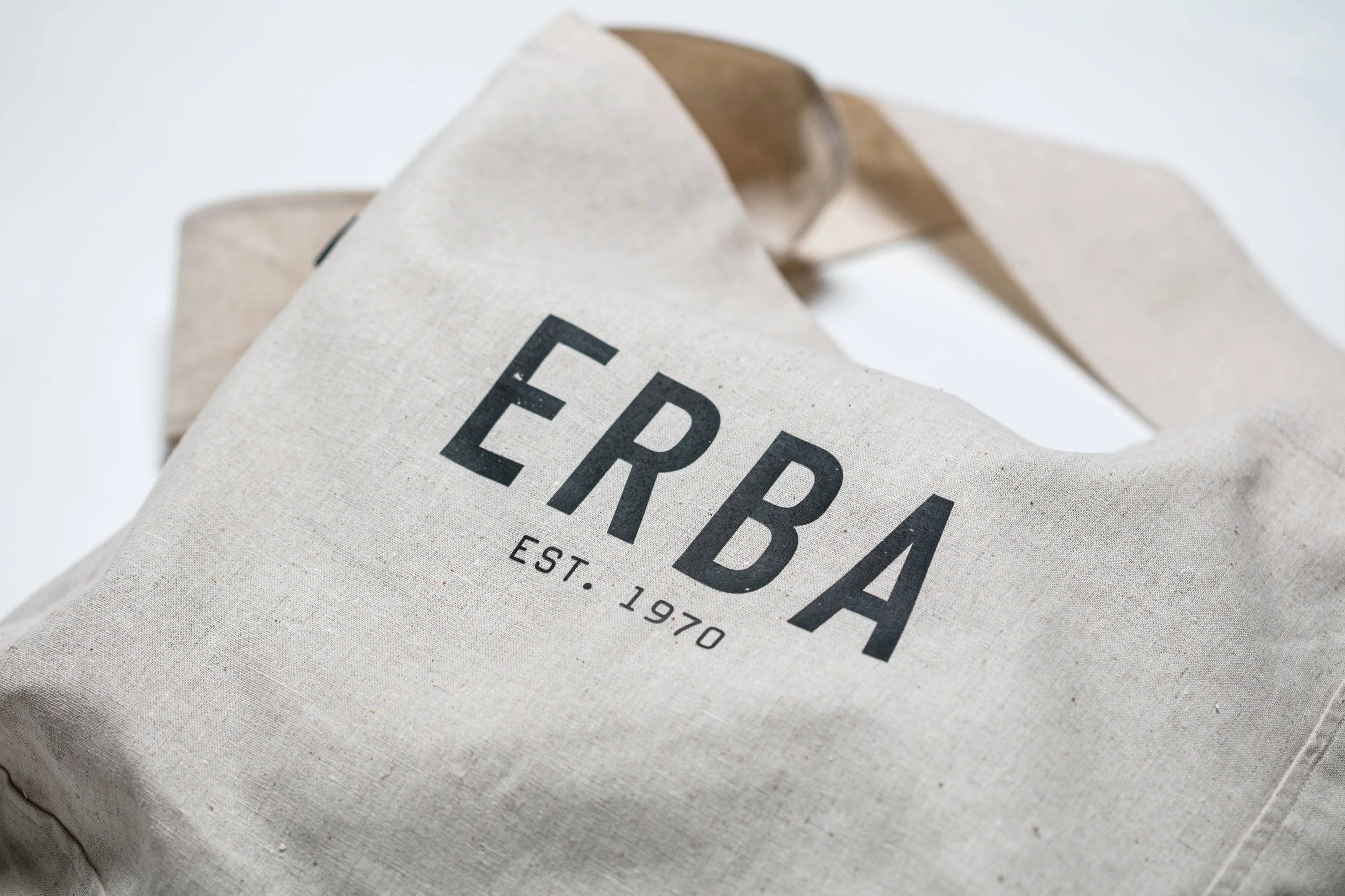 ERBA EST 1970 HEMP SLING TOTE NATURAL