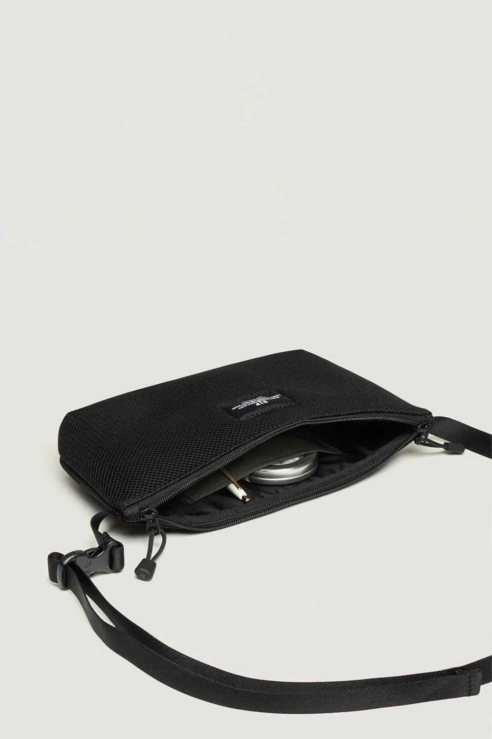Fannypack Crossbody, Mesh Black