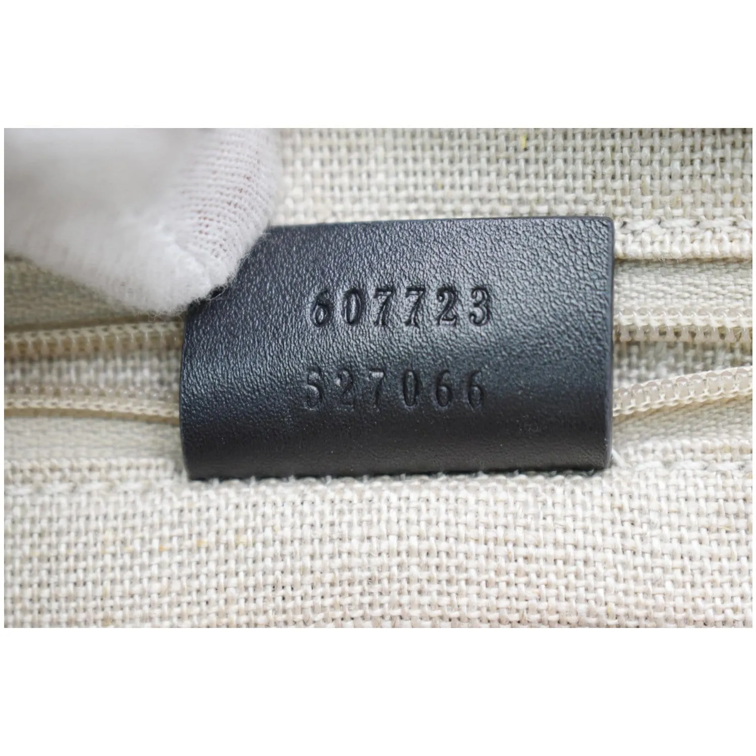 GUCCI Flat Microguccissima Leather Wallet Crossbody Black 607723