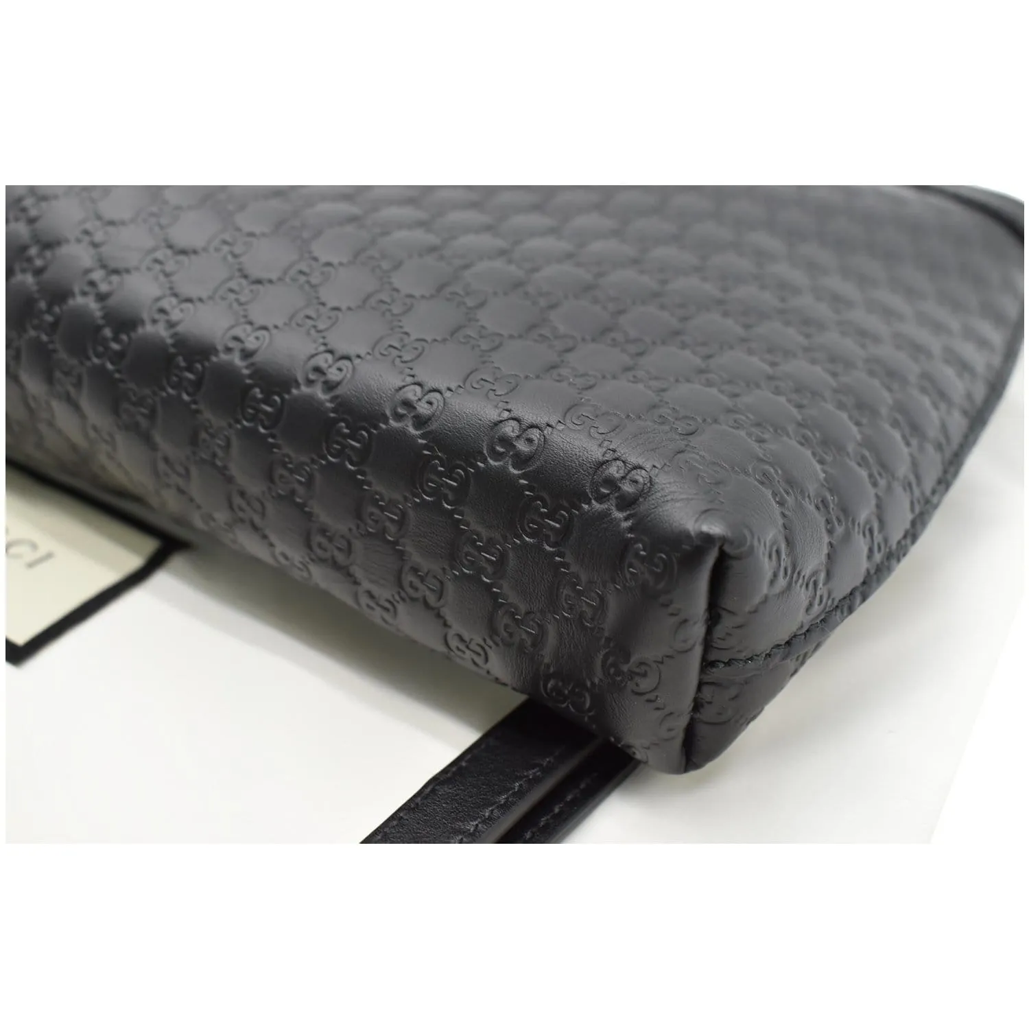 GUCCI Flat Microguccissima Leather Wallet Crossbody Black 607723
