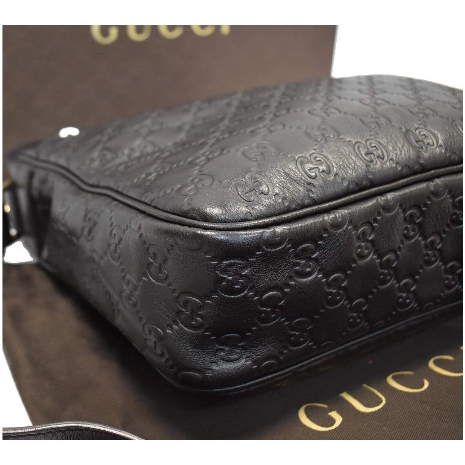 GUCCI Guccissima Leather Messenger Bag Black 201448
