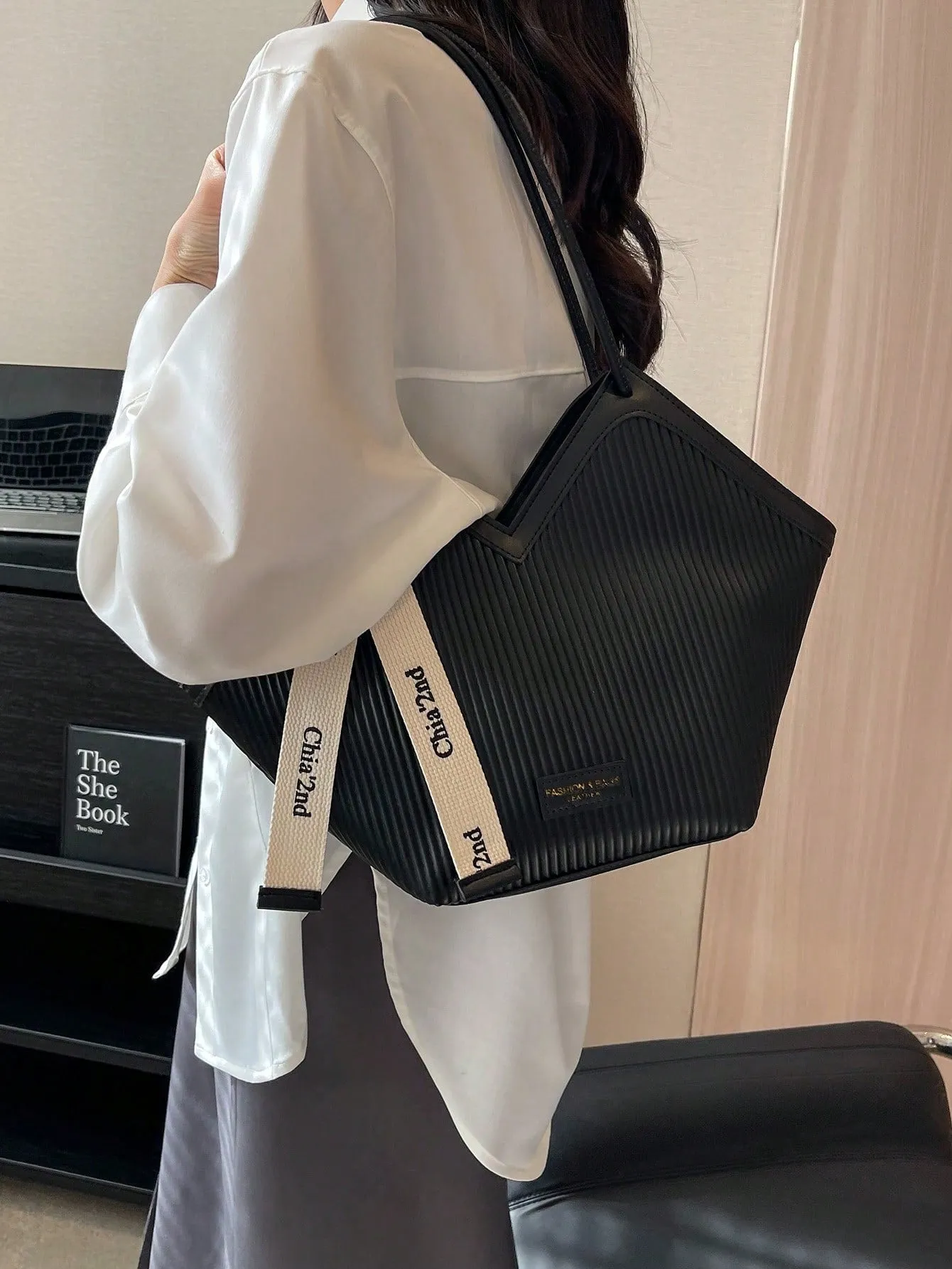 Large-Capacity Double-Handle Contrast Design Shoulder Tote Bag