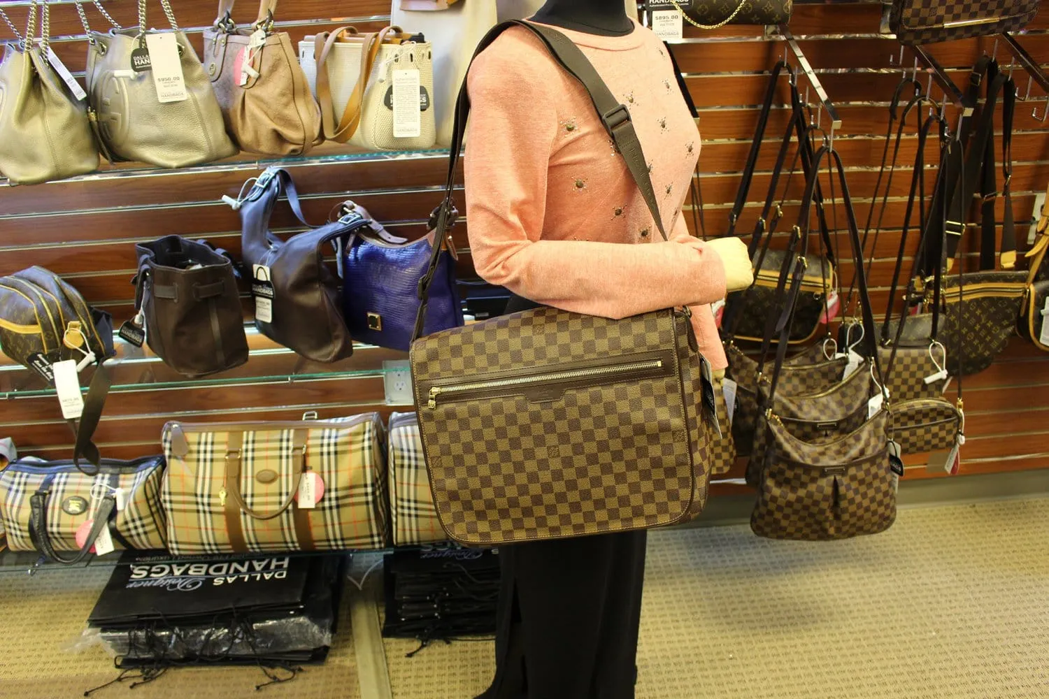 LOUIS VUITTON Damier Ebene Spencer Messenger Bag - Final Call