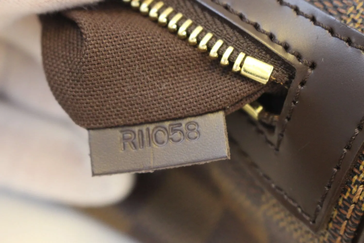 LOUIS VUITTON Damier Ebene Spencer Messenger Bag - Final Call