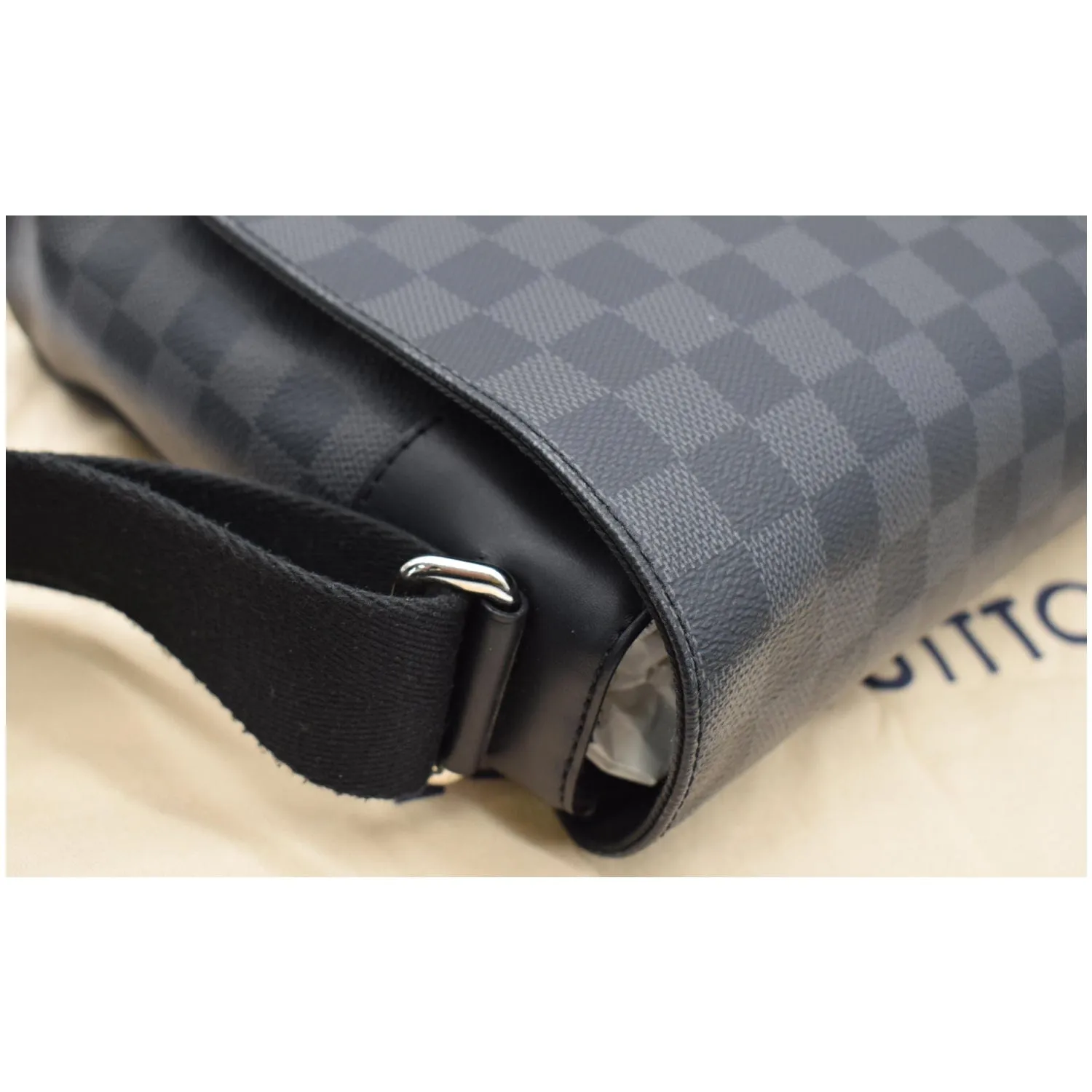 LOUIS VUITTON District PM Damier Graphite Messenger Bag Black