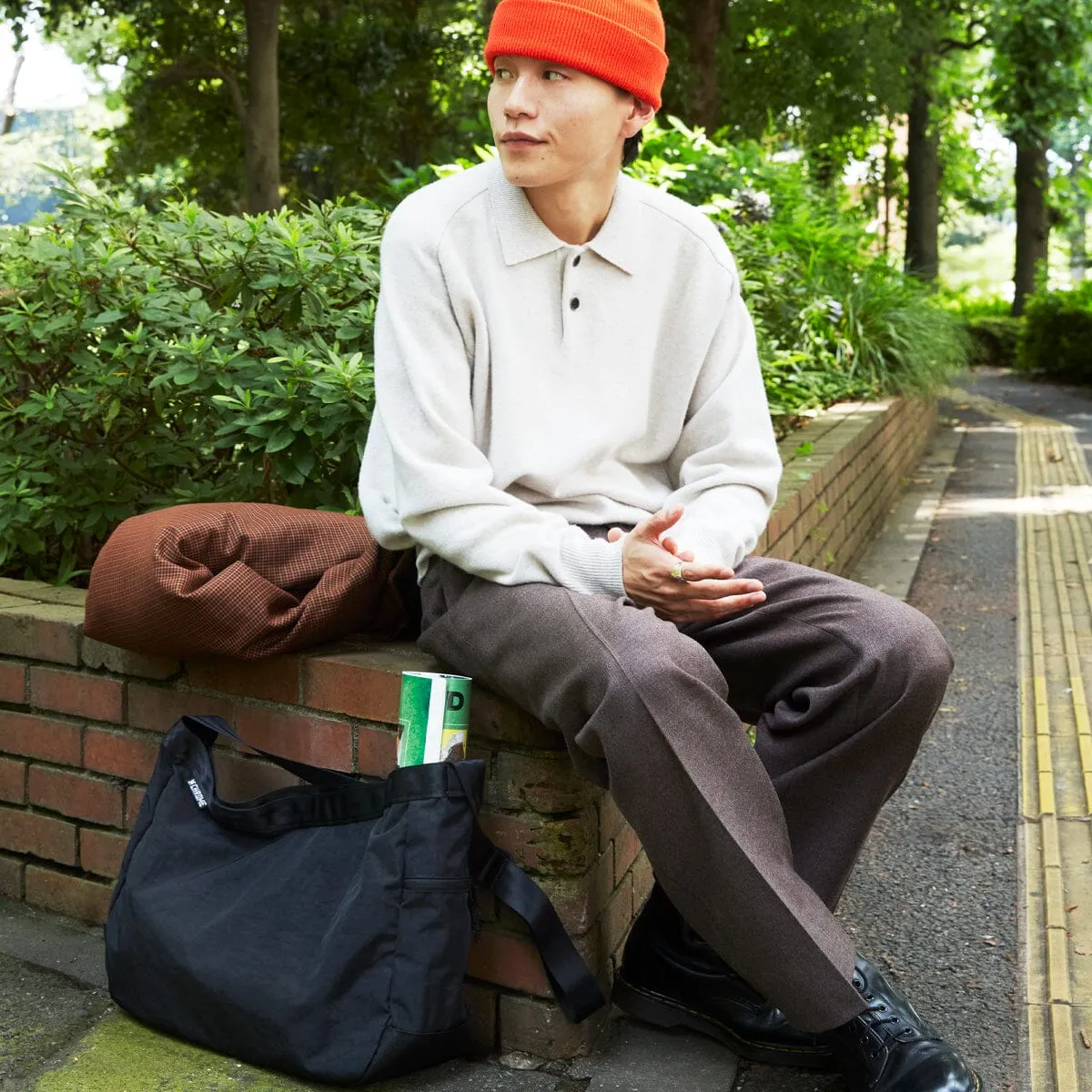 NEWSPAPER MESSENGER