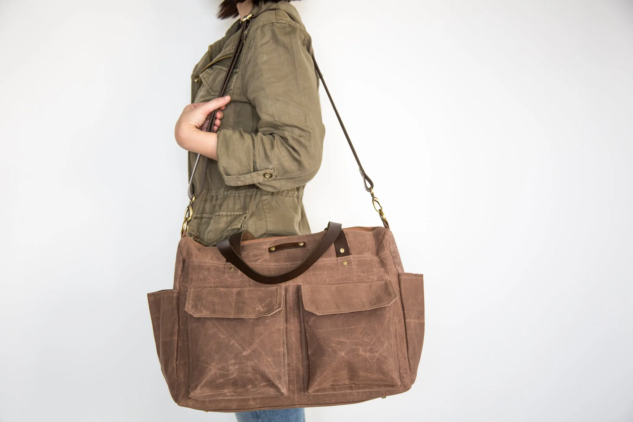 Pipa 11 Pocket Crossbody Diaper Bag Tote in Pecan Brown | Waxed Canvas & Leather