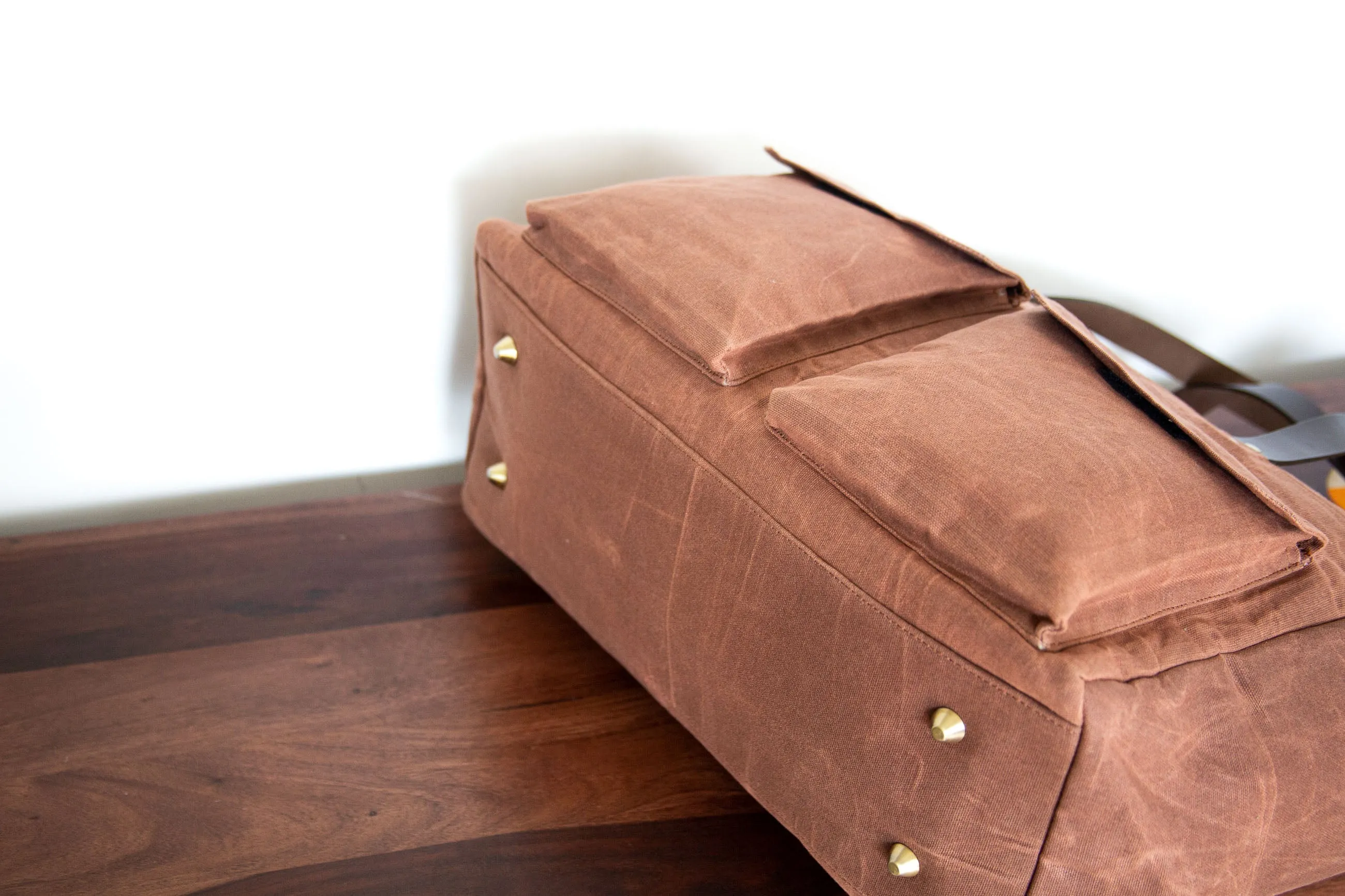 Pipa 11 Pocket Crossbody Diaper Bag Tote in Pecan Brown | Waxed Canvas & Leather