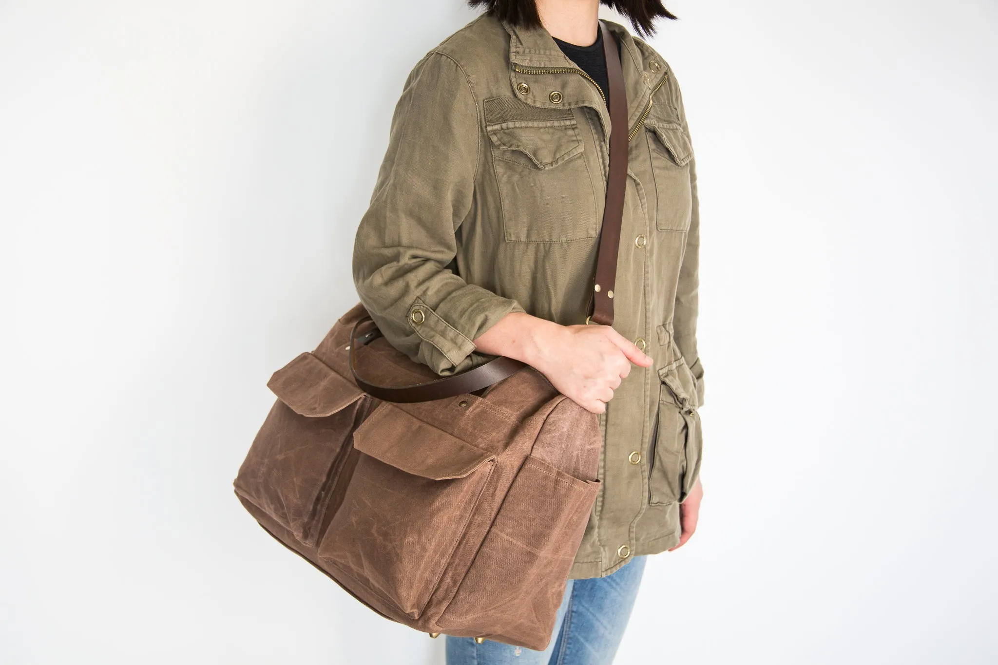 Pipa 11 Pocket Crossbody Diaper Bag Tote in Pecan Brown | Waxed Canvas & Leather