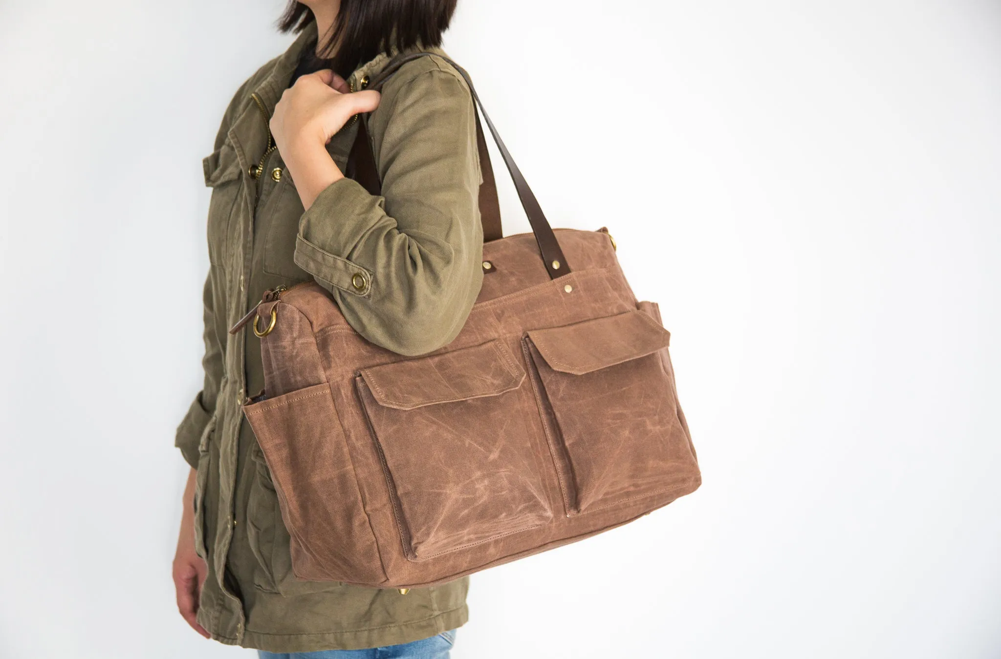 Pipa 11 Pocket Crossbody Diaper Bag Tote in Pecan Brown | Waxed Canvas & Leather