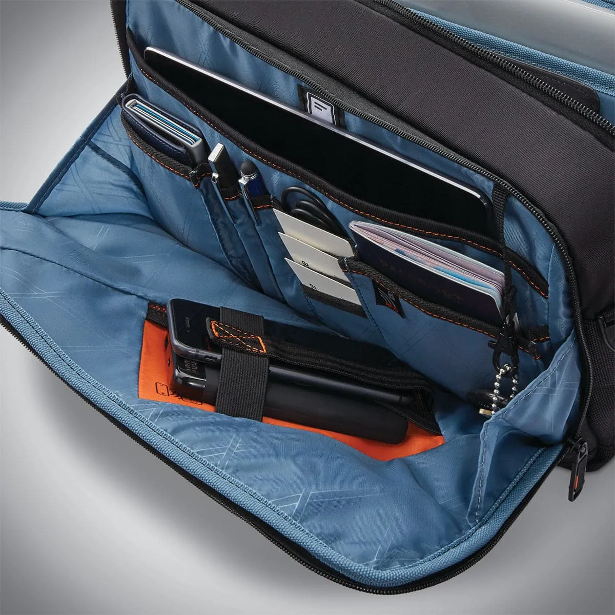 Samsonite 13" Slim Messenger Bag