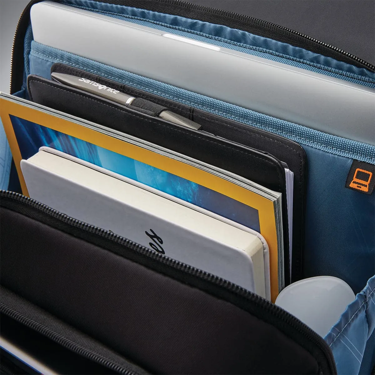 Samsonite 13" Slim Messenger Bag