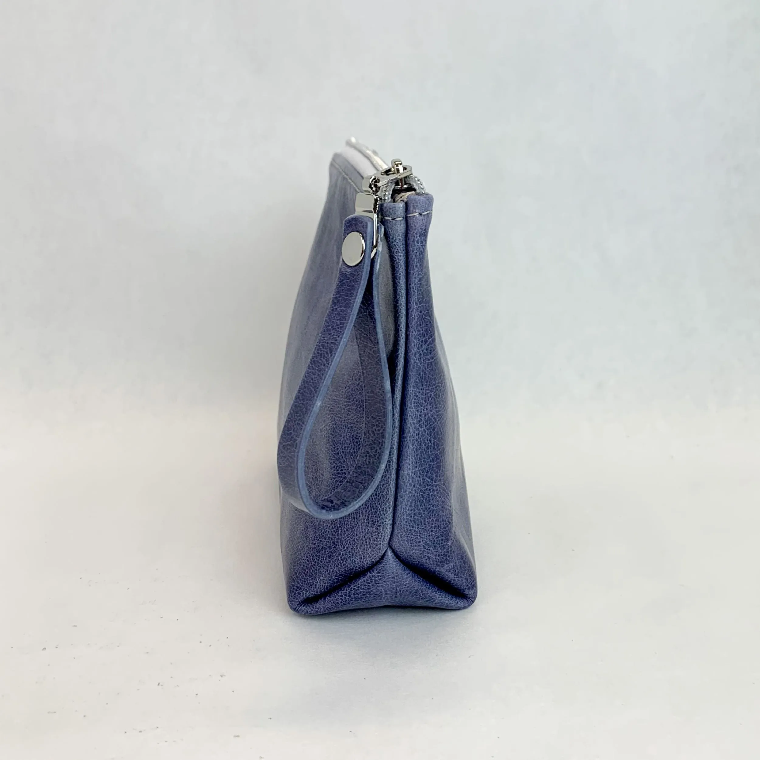T5 Leather Cos Case in Calfskin