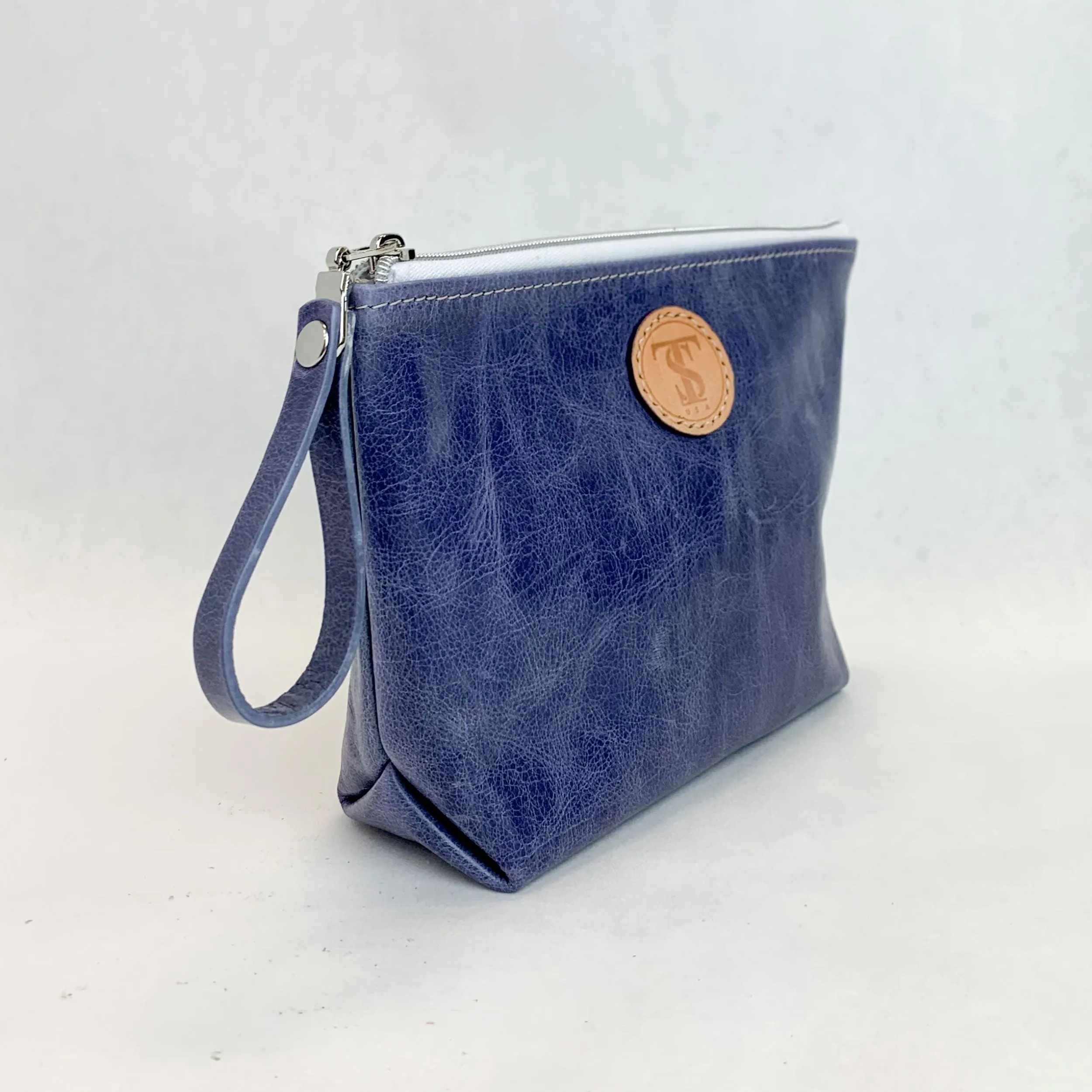 T5 Leather Cos Case in Calfskin