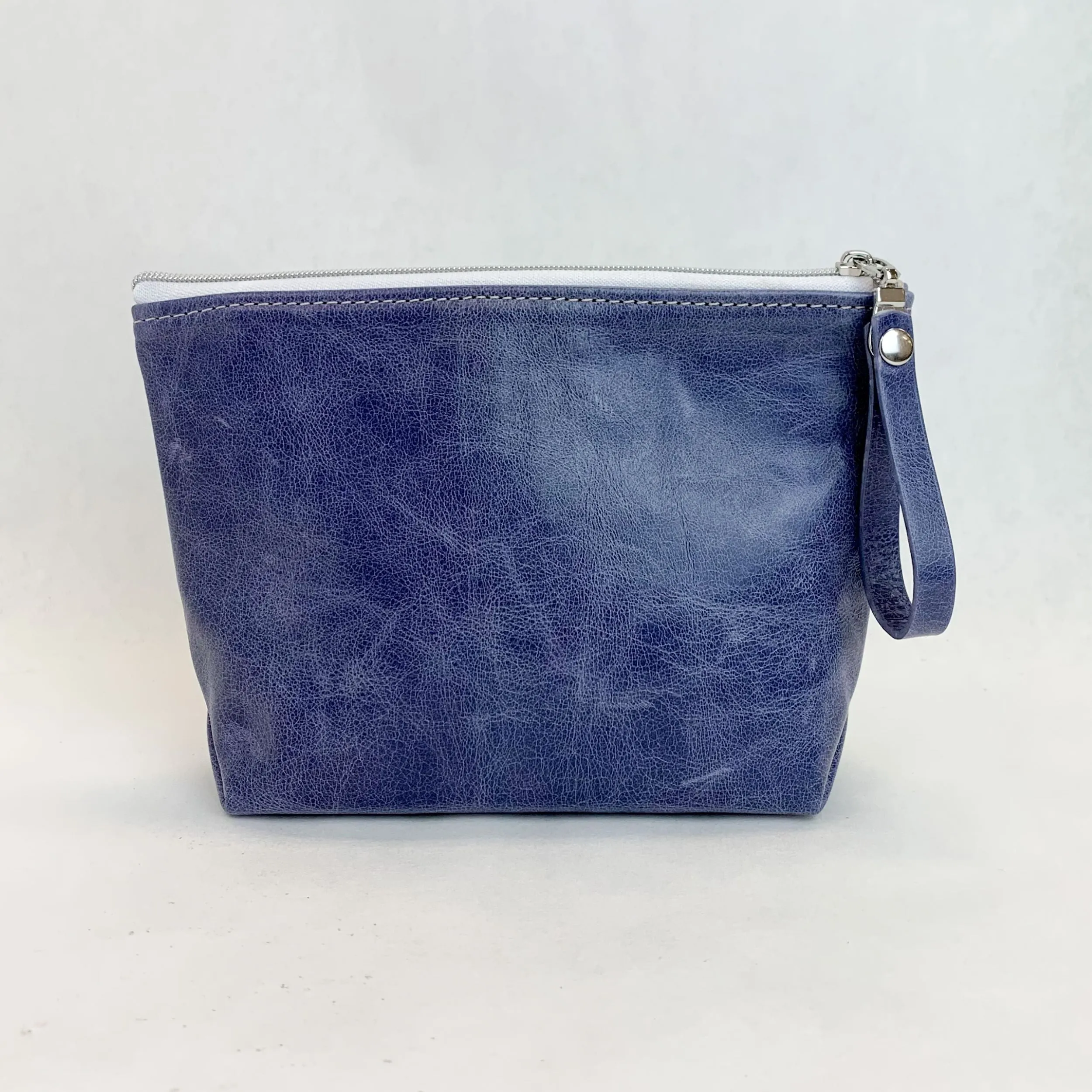 T5 Leather Cos Case in Calfskin