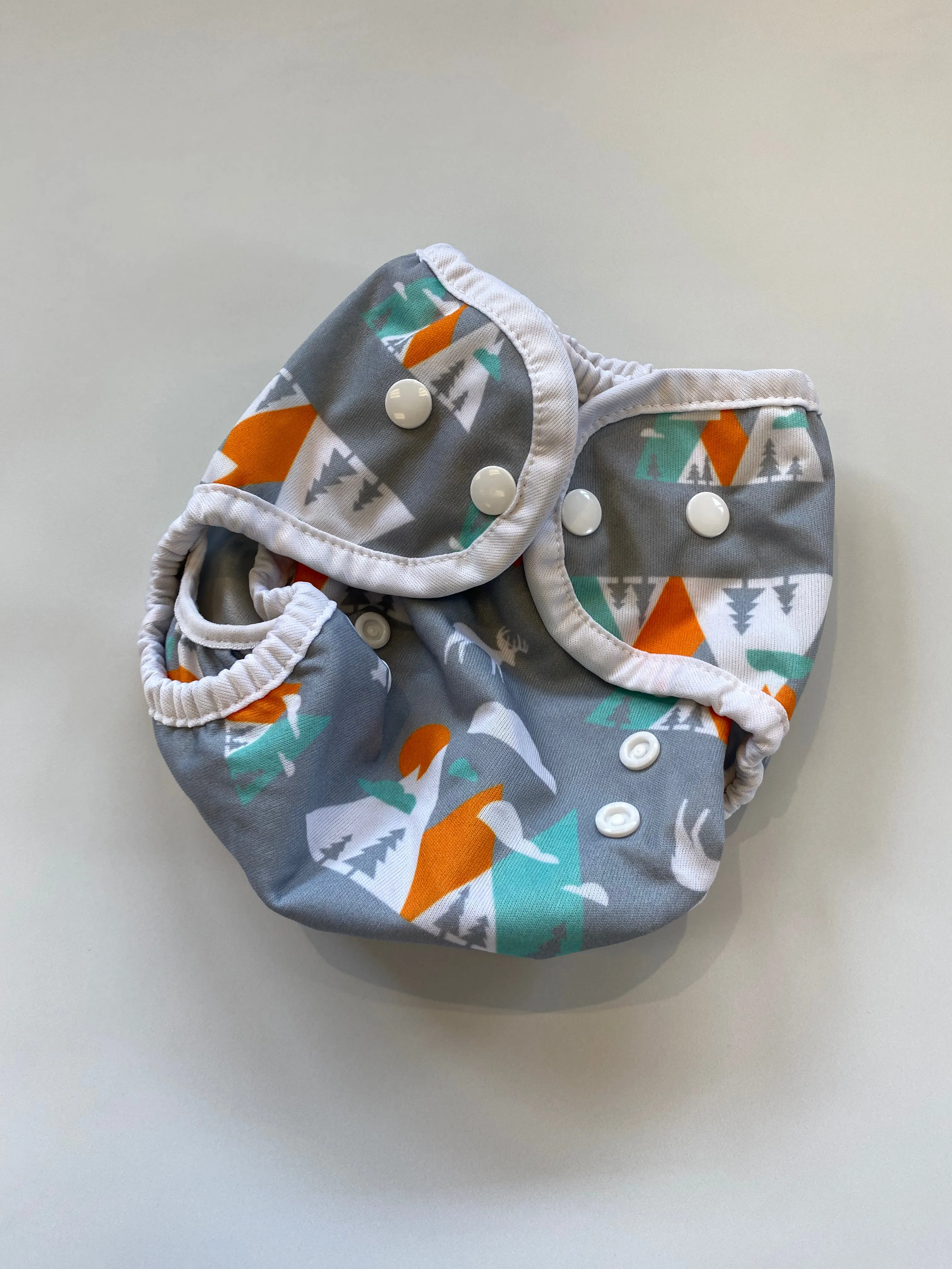 Thrifted Thirsties Duo Wrap - Snaps - Mountain Range (EUC)